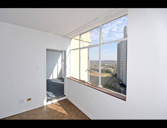 2 BEDROOM APARTMENT FOR SALE IN BEDFORD GARDENS